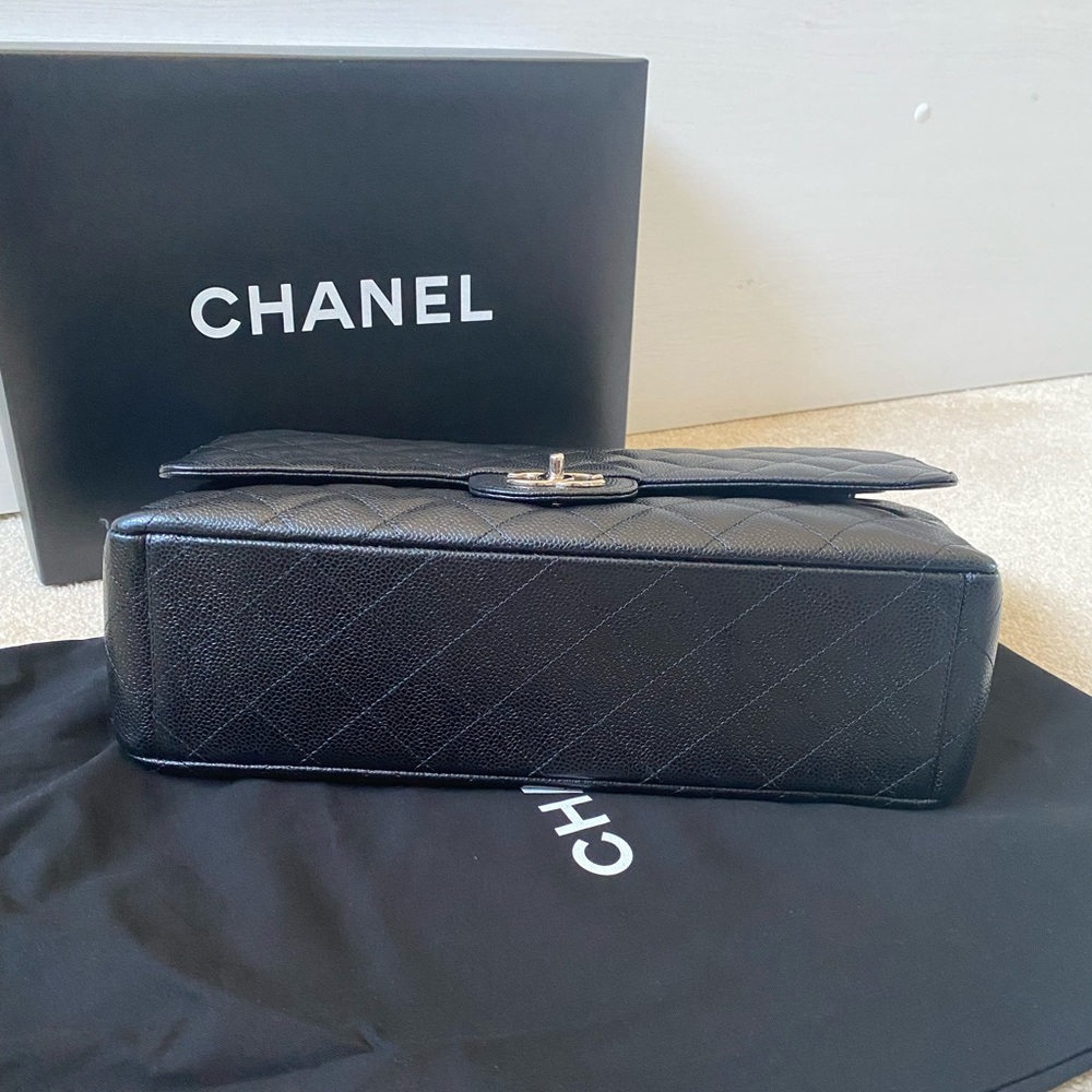 **AUTHENTIC CHANEL MAXI HANDBAG** - Picture 7 of 16
